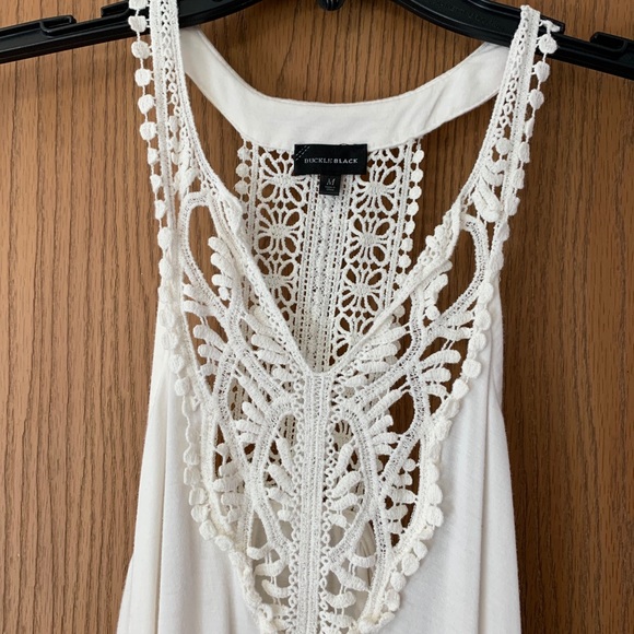 💙 Buckle Tank - size Medium - Picture 3 of 3